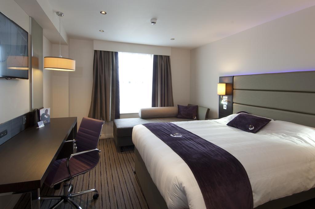 Premier Inn Dover Central - Eastern Ferry Terminal Ngoại thất bức ảnh