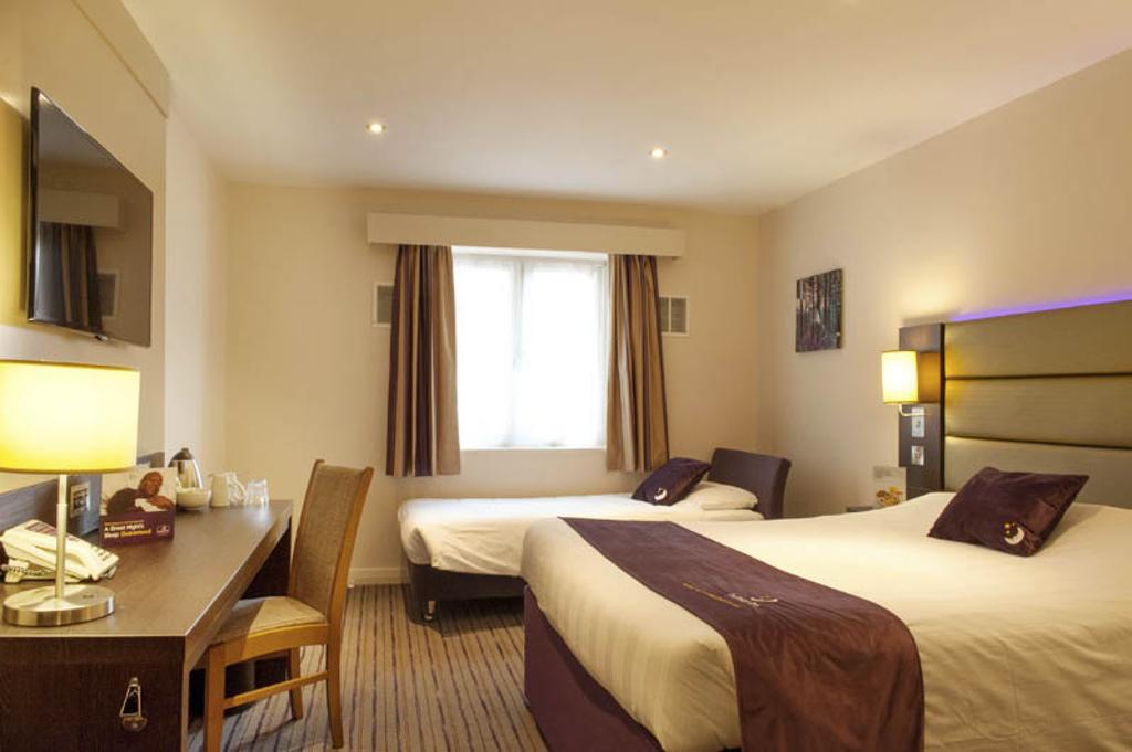 Premier Inn Dover Central - Eastern Ferry Terminal Phòng bức ảnh