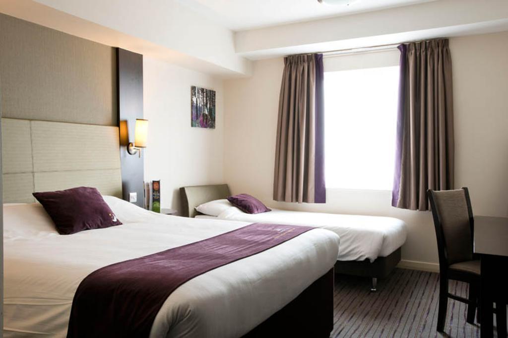 Premier Inn Dover Central - Eastern Ferry Terminal Phòng bức ảnh