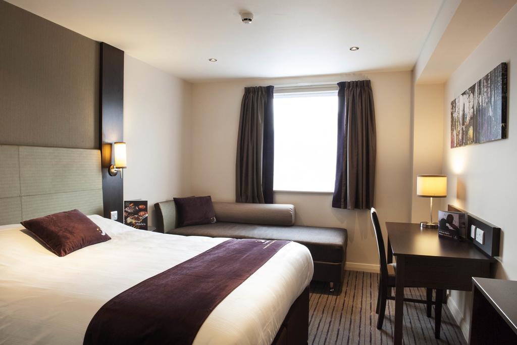 Premier Inn Dover Central - Eastern Ferry Terminal Phòng bức ảnh