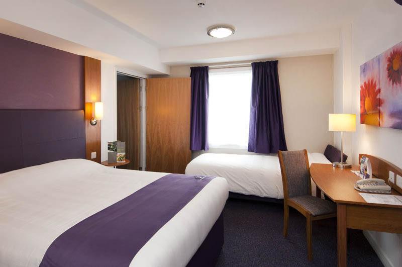 Premier Inn Dover Central - Eastern Ferry Terminal Ngoại thất bức ảnh